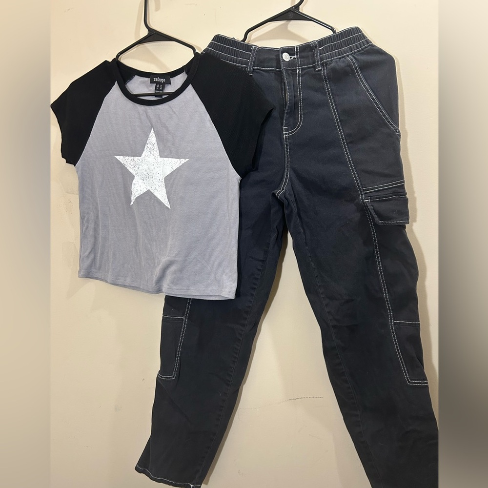 Bluenotes Black cargo pants and refuge top.